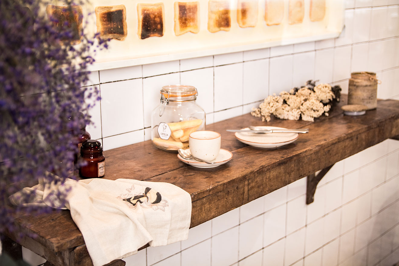 Découvrez comment créer un coin café à la maison avec Ofelia. 